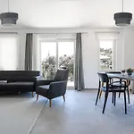 La Moda Aparts