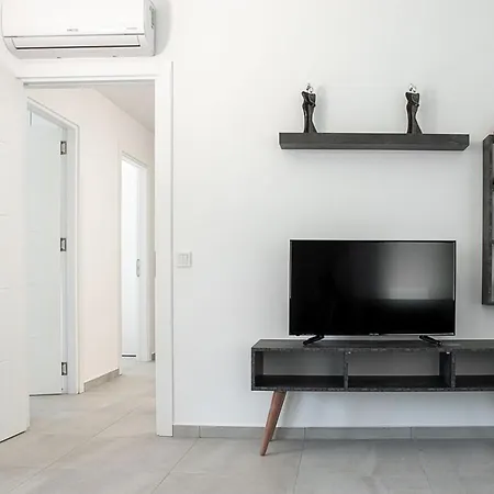 מלון דירות La Moda Aparts 4*